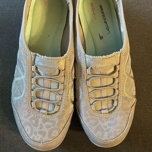 Leopard Print Skechers